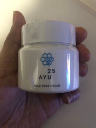 AYU25[아유트웬티파이브]다마스크로즈워터 베이스 천연 수분 촉촉 크림 — 4점을 준 리뷰어가 2021년 4월 올린 사용 사진
