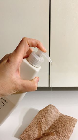마더케이 디아 프리미엄 젖병세정제 500ml 액상형/무향 — 5점을 준 리뷰어가 2021년 12월 올린 사용 사진