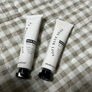 멈칫(MUMCHIT) 넥퍼퓸 NECKPERFUME 2가지 향 — 5점을 준 리뷰어가 2021년 11월 올린 사용 사진