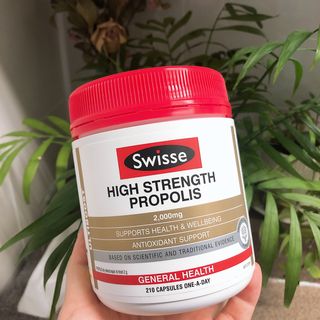 Swisse 스위스 고함량 프로폴리스 2,000mg 210정 — 5점을 준 리뷰어가 2021년 3월 올린 사용 사진