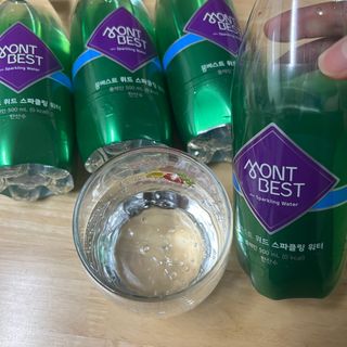몽베스트 Montbest with Sparkling water Plain 20병 — 4.5점을 준 리뷰어가 2022년 6월 올린 사용 사진