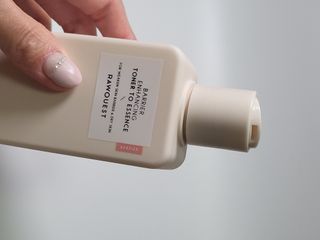 로우퀘스트 베리어 인핸싱 토너투에센스 200ml — 5점을 준 리뷰어가 2023년 11월 올린 사용 사진