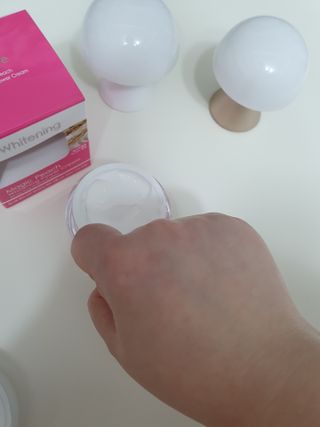 랑스레 매직피치 화이트닝 파워 화이트닝크림 — 5점을 준 리뷰어가 2021년 3월 올린 사용 사진