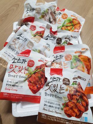 굽네몰 [굽네] 소스가 맛있는 닭가슴살 슬라이스 4종 — 5점을 준 리뷰어가 2021년 3월 올린 사용 사진