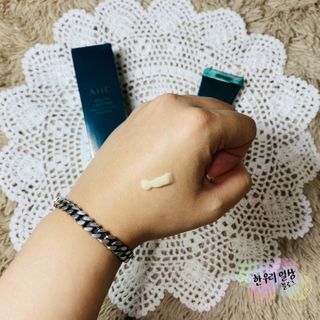 [NEW 탄력유턴 아이크림] AHC 유스 래스팅 리얼 아이크림 포 페이스 — 5점을 준 리뷰어가 2021년 2월 올린 사용 사진