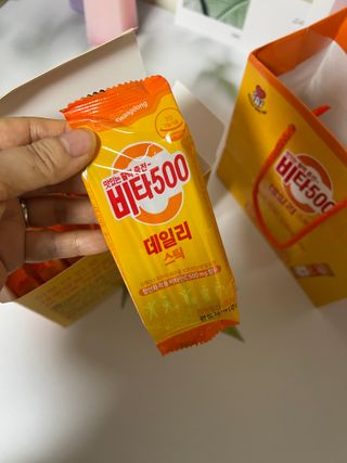 광동제약 [광동] 비타500데일리스틱 70포X2개 + 뚱랑이엽서 + 쇼핑백 증정 — 5점을 준 리뷰어가 2022년 1월 올린 사용 사진