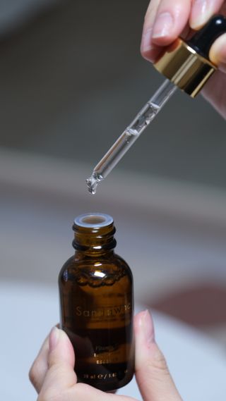 스킨큐어 산다화 비타민c 화이트닝 에센스 30ml — 5점을 준 리뷰어가 2023년 10월 올린 사용 사진