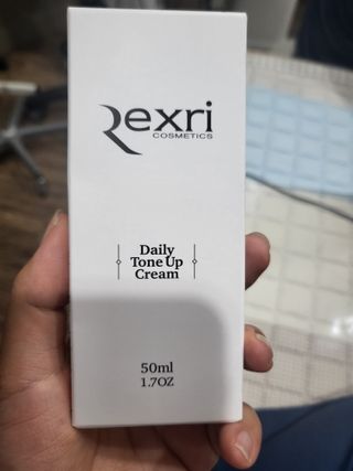 렉스리 데일리 톤업 크림 Rexri Daily Tone Up Cream — 5점을 준 리뷰어가 2022년 8월 올린 사용 사진