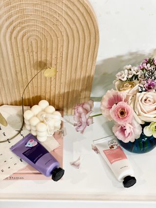 쿤달 BT21 시어버터 앤 마카다미아 퓨어 핸드크림 50ml 7구 기프트 세트 — 5점을 준 리뷰어가 2021년 3월 올린 사용 사진