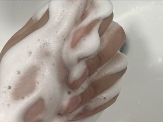 제이제이바이오 허브마사지바 올인원 알약비누 — 5점을 준 리뷰어가 2022년 3월 올린 사용 사진
