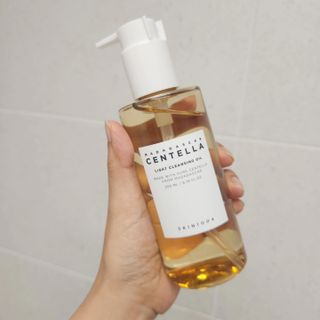 스킨1004 [SKIN1004] 마다가스카르 센텔라 라이트 클렌징 오일 200ml — 5점을 준 리뷰어가 2024년 7월 올린 사용 사진