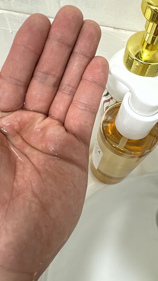 스킨1004 [SKIN1004] 마다가스카르 센텔라 라이트 클렌징 오일 200ml — 4.5점을 준 리뷰어가 2024년 7월 올린 사용 사진