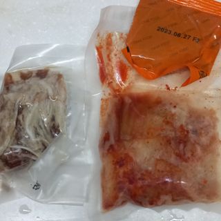 [푸딩팩토리] 얼큰김치수제비 350g  / 우삼겹 김치찌개 185g — 2.5점을 준 리뷰어가 2022년 10월 올린 사용 사진
