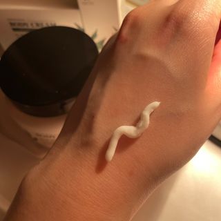 버텍스넘버원 버텍스 넘버원 햄프씨드오일 핸드밤, 바디크림 — 5점을 준 리뷰어가 2022년 3월 올린 사용 사진