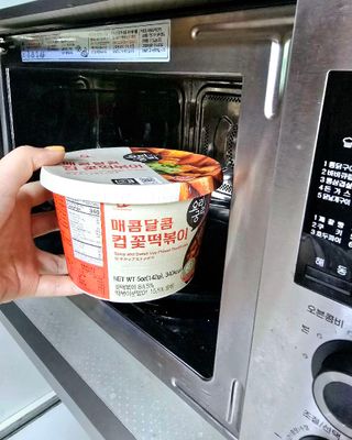 프리 [요리궁리] 매콤달콤 꽃떡볶이 6개입 세트 — 5점을 준 리뷰어가 2024년 10월 올린 사용 사진