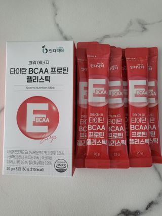 [인디닥터] 타이탄 BCAA 프로틴 젤리스틱 — 5점을 준 리뷰어가 2022년 5월 올린 사용 사진