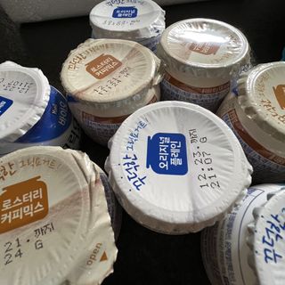 매일바이오 그릭요거트 오리지널 플레인 4개, 로스터리 커피믹스 4개 — 4점을 준 리뷰어가 2021년 12월 올린 사용 사진