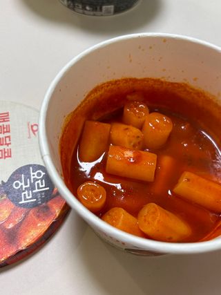 나우  [요리궁리] B타입 ( 매콤, 치즈, 매콤까르보 ) 꽃떡볶이 6개입 세트 — 5점을 준 리뷰어가 2025년 3월 올린 사용 사진