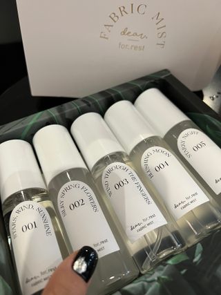 디어포레스트 [5개세트] 숲속의 하루 패브릭미스트 (섬유향수/ 룸스프레이) 50ml 5개 — 5점을 준 리뷰어가 2022년 10월 올린 사용 사진