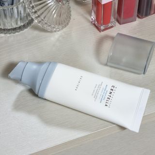 [스킨1004] 마다가스카르 센텔라 히알루-시카 워터핏 선세럼 50ml — 5점을 준 리뷰어가 2024년 5월 올린 사용 사진
