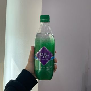 몽베스트 Montbest with Sparkling water Plain 20병 — 5점을 준 리뷰어가 2021년 10월 올린 사용 사진