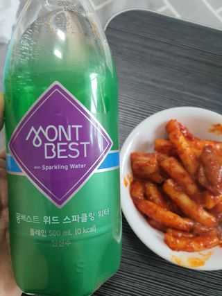 몽베스트 Montbest with Sparkling water Plain 20병 — 5점을 준 리뷰어가 2021년 11월 올린 사용 사진