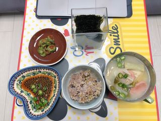 [해림맛김] 들기름에 구운 바삭바삭 김 4종 세트 + 1종 랜덤발송 총5개입 — 5점을 준 리뷰어가 2021년 2월 올린 사용 사진