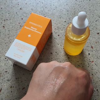 체르엠 스템앤셀 비타민 브라이트닝 에센스 30ml 1개 — 5점을 준 리뷰어가 2021년 10월 올린 사용 사진