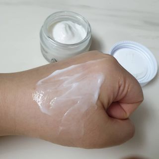 CONC 콩크 미로탐누스 안티링클 화이트닝 크림 — 4점을 준 리뷰어가 2021년 2월 올린 사용 사진