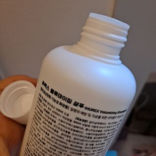 [HUREX] 휴렉스 볼류마이징 탈모완화 기능성 샴푸 150ml x 2개 — 5점을 준 리뷰어가 2021년 10월 올린 사용 사진