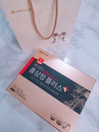 서울약사신협_투데이홍삼정플러스스틱_10g x 30포 — 5점을 준 리뷰어가 2021년 2월 올린 사용 사진