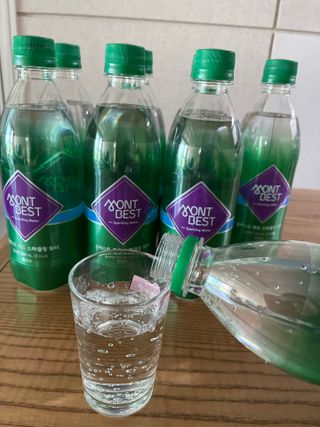 몽베스트 Montbest with Sparkling water Plain 20병 — 5점을 준 리뷰어가 2022년 9월 올린 사용 사진