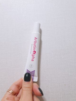 이엔코스 알부틴 알파 화이트닝크림 — 3.5점을 준 리뷰어가 2021년 2월 올린 사용 사진