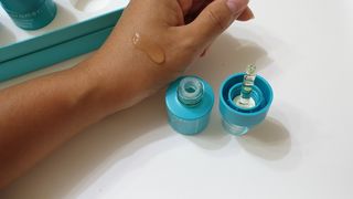 아로메르 리바이탈라이징 블루밍 앰플 10ml x 4ea — 4.5점을 준 리뷰어가 2021년 8월 올린 사용 사진