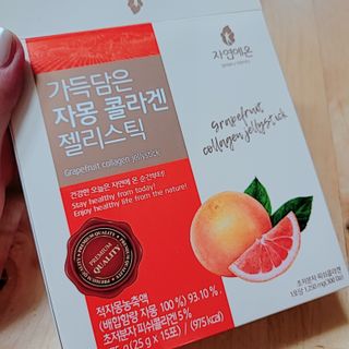 자연에온 핑크 자몽 착즙 100mL 10개입 1BOX +가 득담은 자몽 콜라겐 젤리스틱 1BOX — 4점을 준 리뷰어가 2021년 6월 올린 사용 사진
