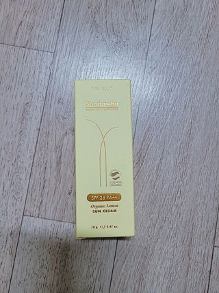 스킨큐어 산다화 유기농 레몬썬크림 — 5점을 준 리뷰어가 2022년 4월 올린 사용 사진