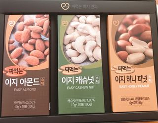 짜먹는 이지견과 짜먹는 이지아몬드, 짜먹는 이지허니피넛, 짜먹는 이지캐슈넛 각 10g X  10포 — 5점을 준 리뷰어가 2021년 4월 올린 사용 사진