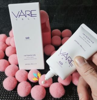 바르셀 톤업 무기자차 자외선차단제 순한 선크림 인텐시브 선 젠 50ml — 5점을 준 리뷰어가 2021년 11월 올린 사용 사진