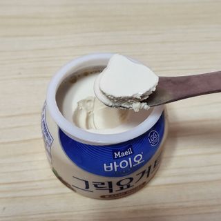 매일바이오 그릭요거트 오리지널 플레인 4개, 로스터리 커피믹스 4개 — 5점을 준 리뷰어가 2021년 12월 올린 사용 사진