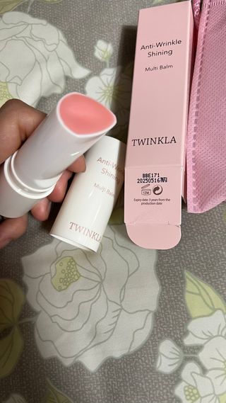 트윙클라 안티링클 샤이닝 멀티밤 — 4점을 준 리뷰어가 2022년 7월 올린 사용 사진