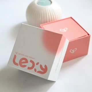 LEDi:Y(레이디) 에임텍 LED 뷰티디바이스 Ledi-y 레이디 — 5점을 준 리뷰어가 2023년 2월 올린 사용 사진