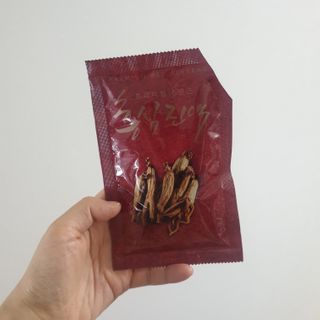 서울약사신협_프리미엄 6년근 홍삼진액_70mlx30포 — 5점을 준 리뷰어가 2021년 3월 올린 사용 사진