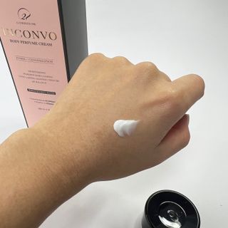 오투에니원 인컨보 바디 퍼퓸 크림 200ml — 5점을 준 리뷰어가 2023년 2월 올린 사용 사진