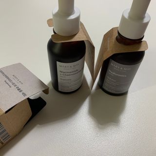 마리엔메이 히알루로닉스 세럼 ,나이아신아마이드 모과 세럼, 마린콜라겐 세럼, 청귤 흰목이버섯 추출물 세럼 — 4점을 준 리뷰어가 2021년 10월 올린 사용 사진