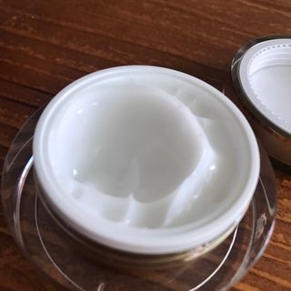 피부미 골드베릴 미라클페어 세레이징 퍼밍 크림 50ml — 5점을 준 리뷰어가 2021년 9월 올린 사용 사진