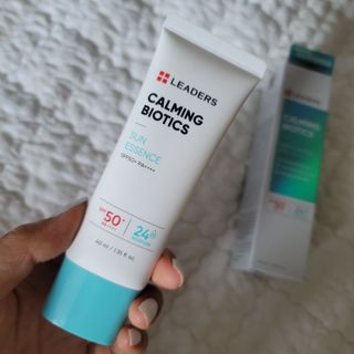 리더스코스메틱 리더스 카밍 바이오틱스 선 에센스 SPF 50+ PA++++ — 5점을 준 리뷰어가 2022년 7월 올린 사용 사진