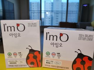 아임오 유기농 생리대 중형 14개입 + 오버나이트 6개입 + 쿠폰북 — 5점을 준 리뷰어가 2021년 8월 올린 사용 사진