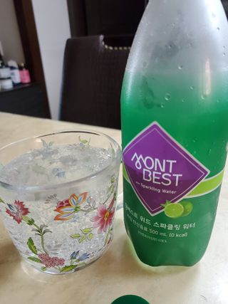 몽베스트 Montbest with Sparkling water Lime20병 — 5점을 준 리뷰어가 2022년 7월 올린 사용 사진