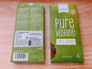 당류2g 자일리톨로 단맛을낸 슈카 퓨어비건 무설탕초콜릿 Xucker vegan 2개입 — 5점을 준 리뷰어가 2021년 4월 올린 사용 사진