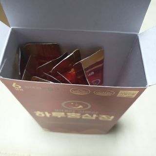 힘내라김홍삼 하루홍삼정스틱 10g x 10포 — 5점을 준 리뷰어가 2021년 3월 올린 사용 사진